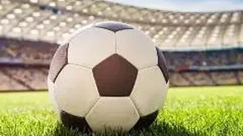 《利物浦昔日低谷原因剖析，斯洛特现状迷雾重重，真相难寻？》